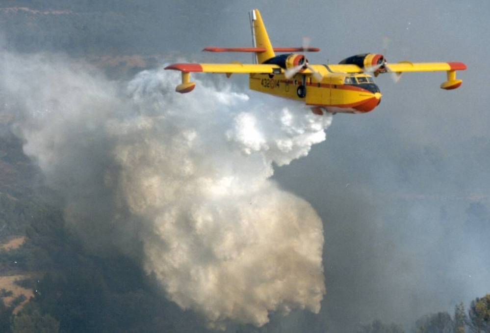 Incendi provocati?Canadair ed elicotteri antincendio sono gestiti da privati!