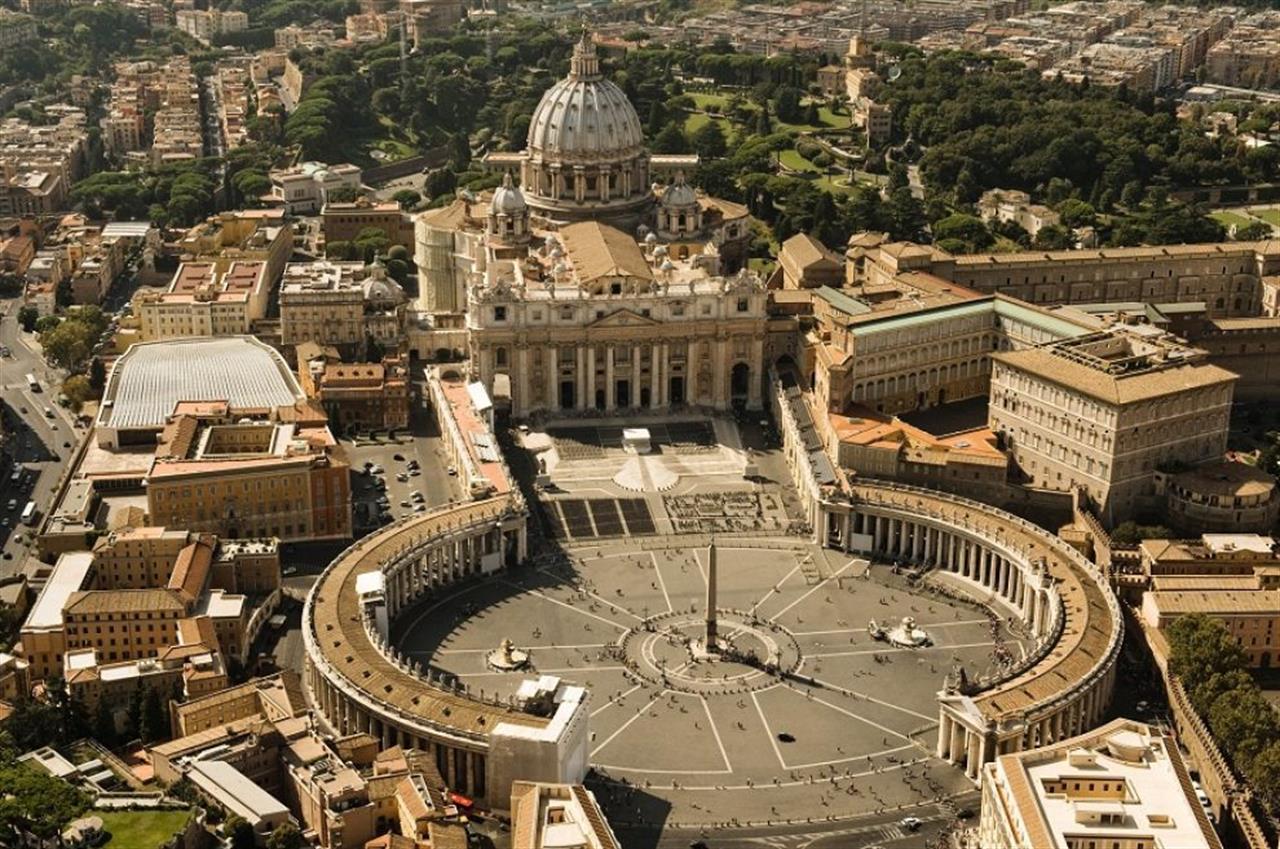 Il Vaticano detiene il 22% dei beni immobiliari italiani.La chiesa dei privilegi