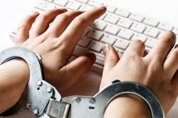 stanno per togliere la libertà di espressione sul web legge ammazza web