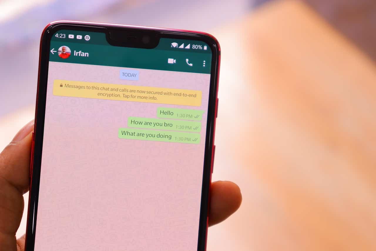 Aggiornamento WhatsApp arrivano i nuovi messaggi vocali speciali
