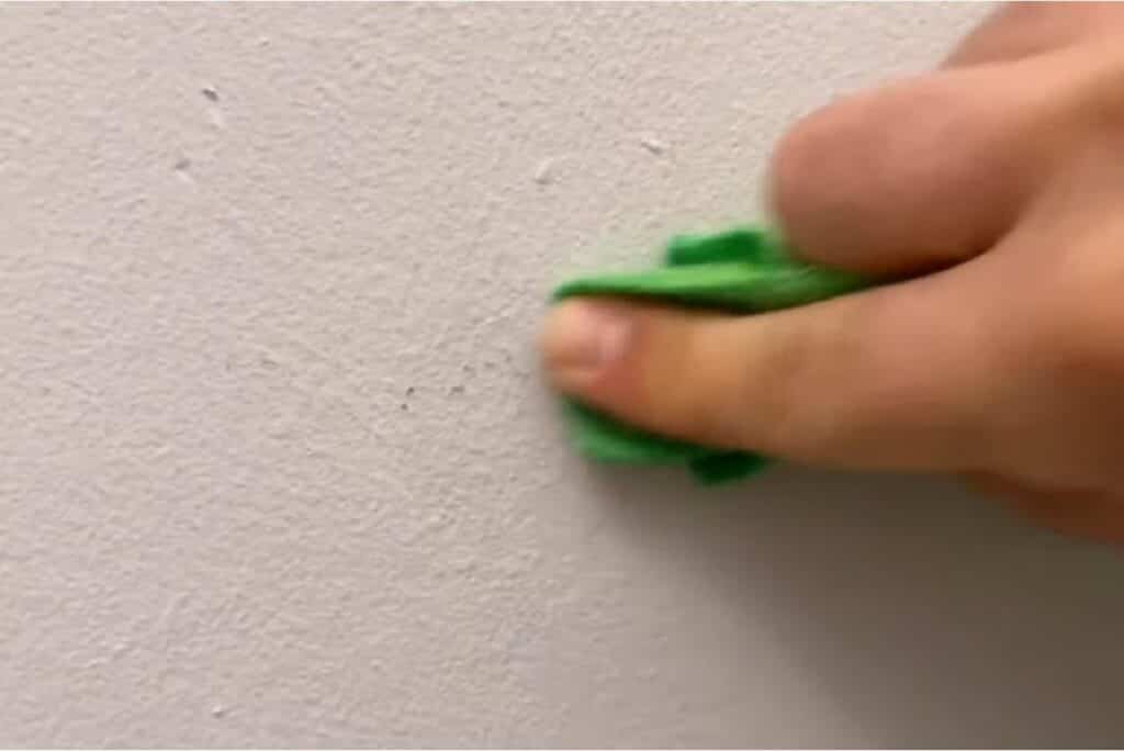 Come pulire le mura di casa senza dover imbiancare